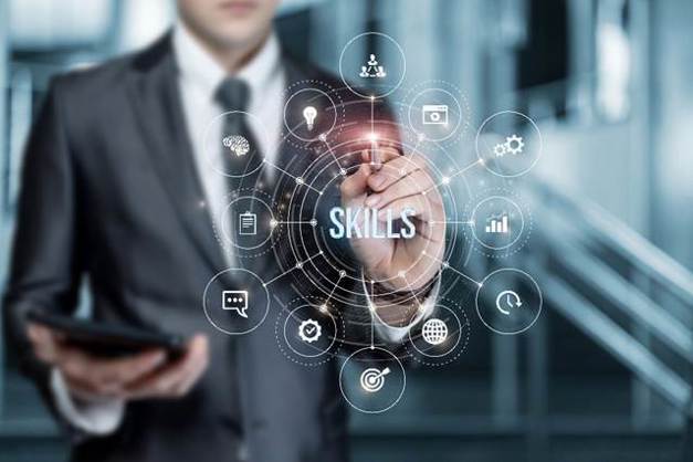 A person holding a pen
AI-generated content may be incorrect.